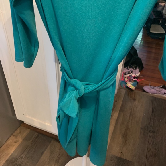 AnnTaylor jade green belted dress. Worn a‎ couple of times - Picture 4 of 5